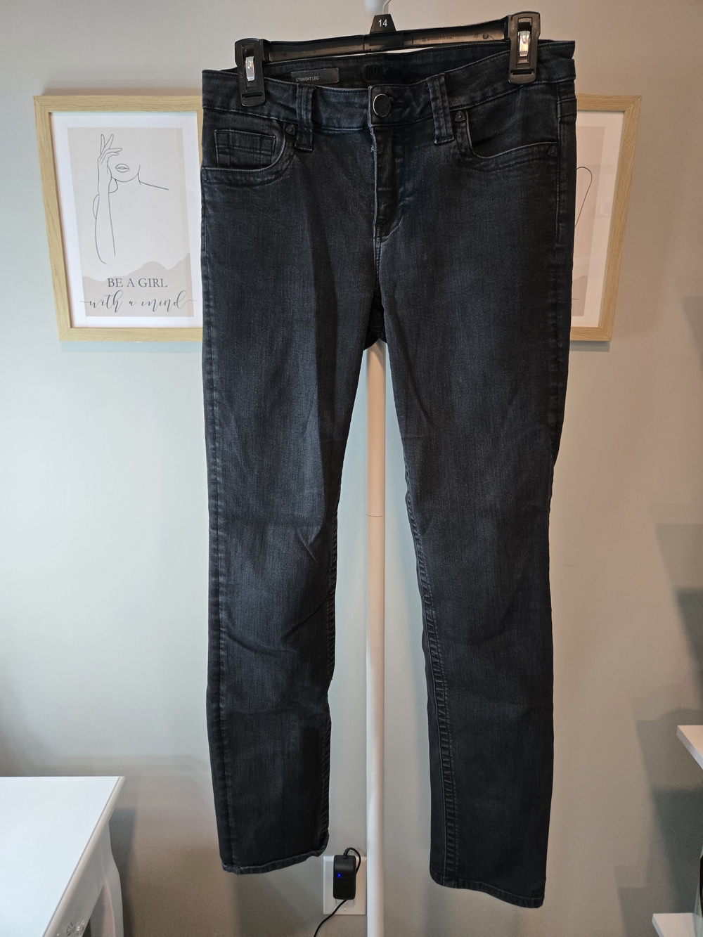 Kut from the Kloth Women’s Black Straight Leg Jeans